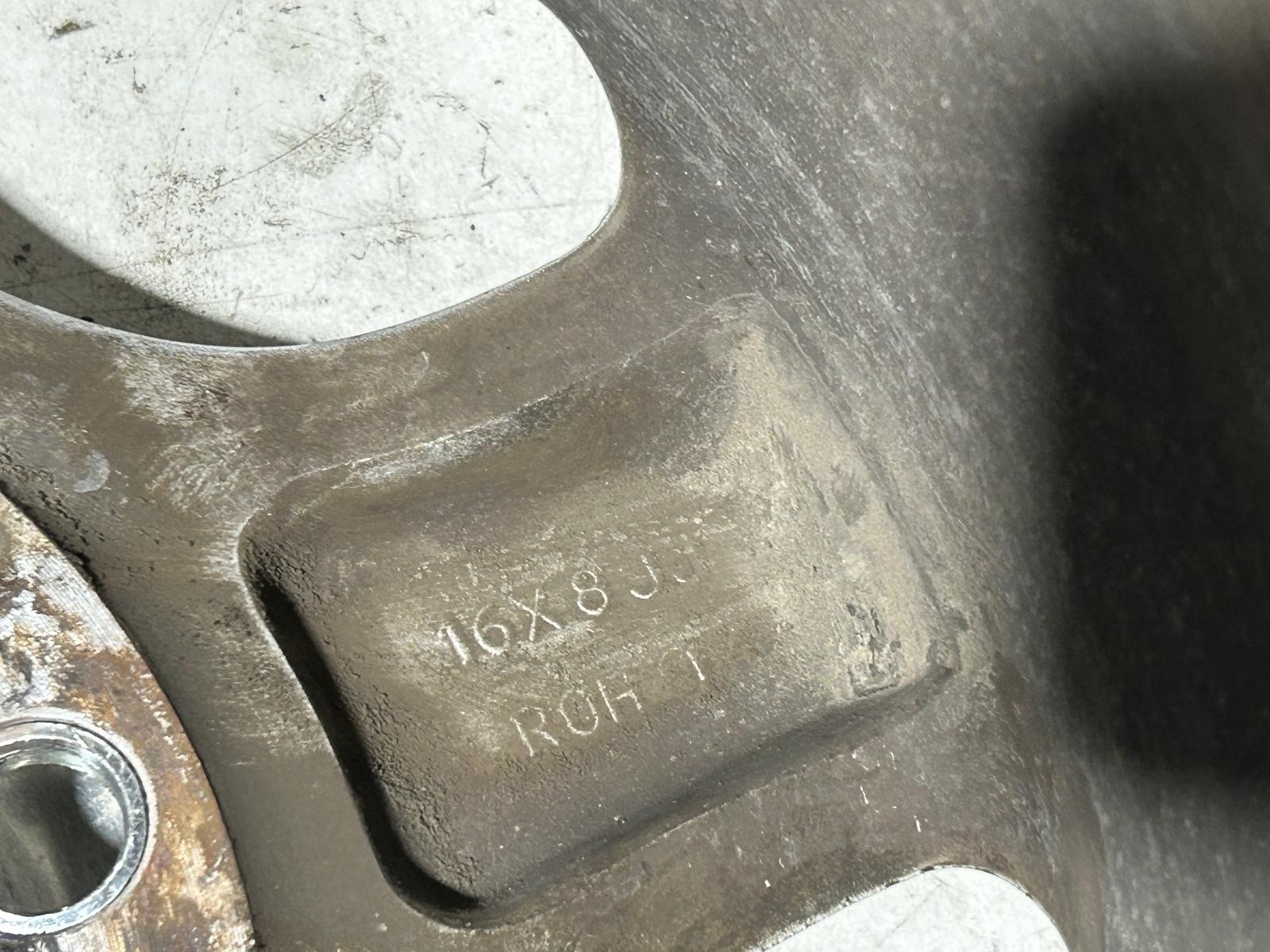 Toyota Landcruiser Alloy Wheel Mag UZJ100 01/1998-12/2007 - thumbnail 3