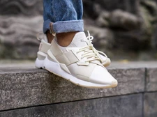 PUMA Muse Lunar Glow Sneakers Women's Size 6 - Stylish Comfortable Running Shoes