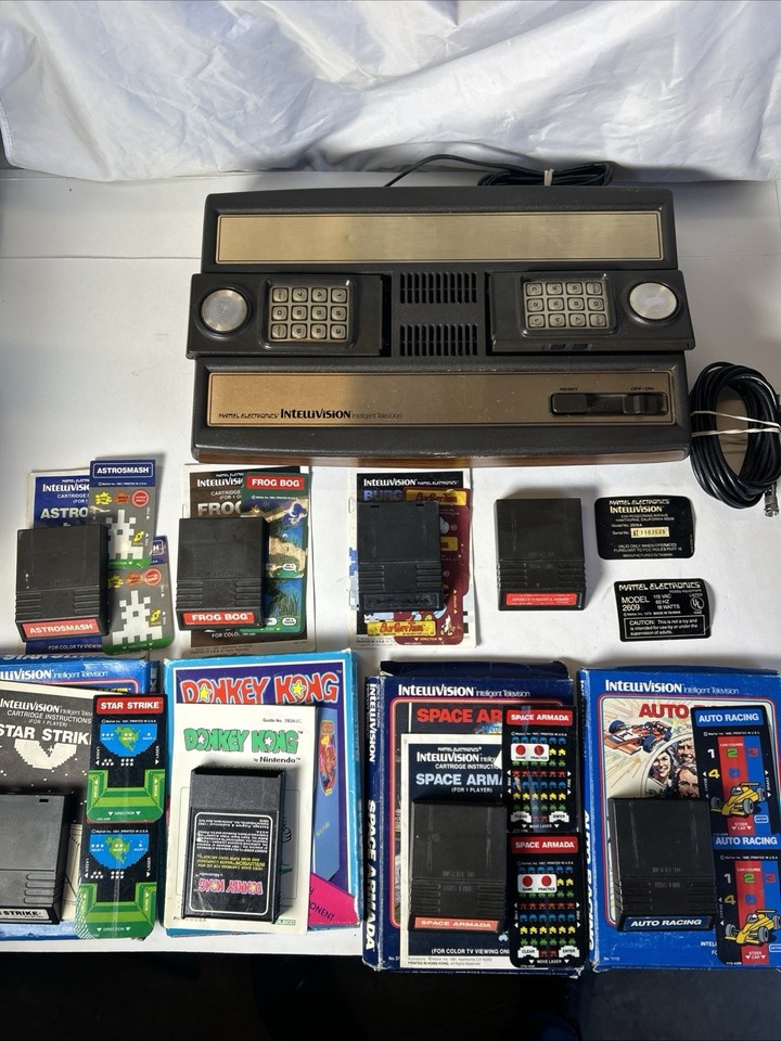 Intellivision 2609 Woodgrain Vintage Game Console Bundle W Adapter & Games