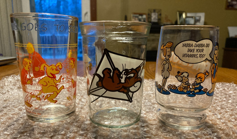 Lot of 3 Drinking Glass 1971 Archie / 1990 Tom & Jerry / 1985 Flintstones