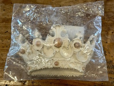 New MAKE MARKET Dimensional FAUX IRON Craft Embellishment Crown IVORY 4.5x 2.75 