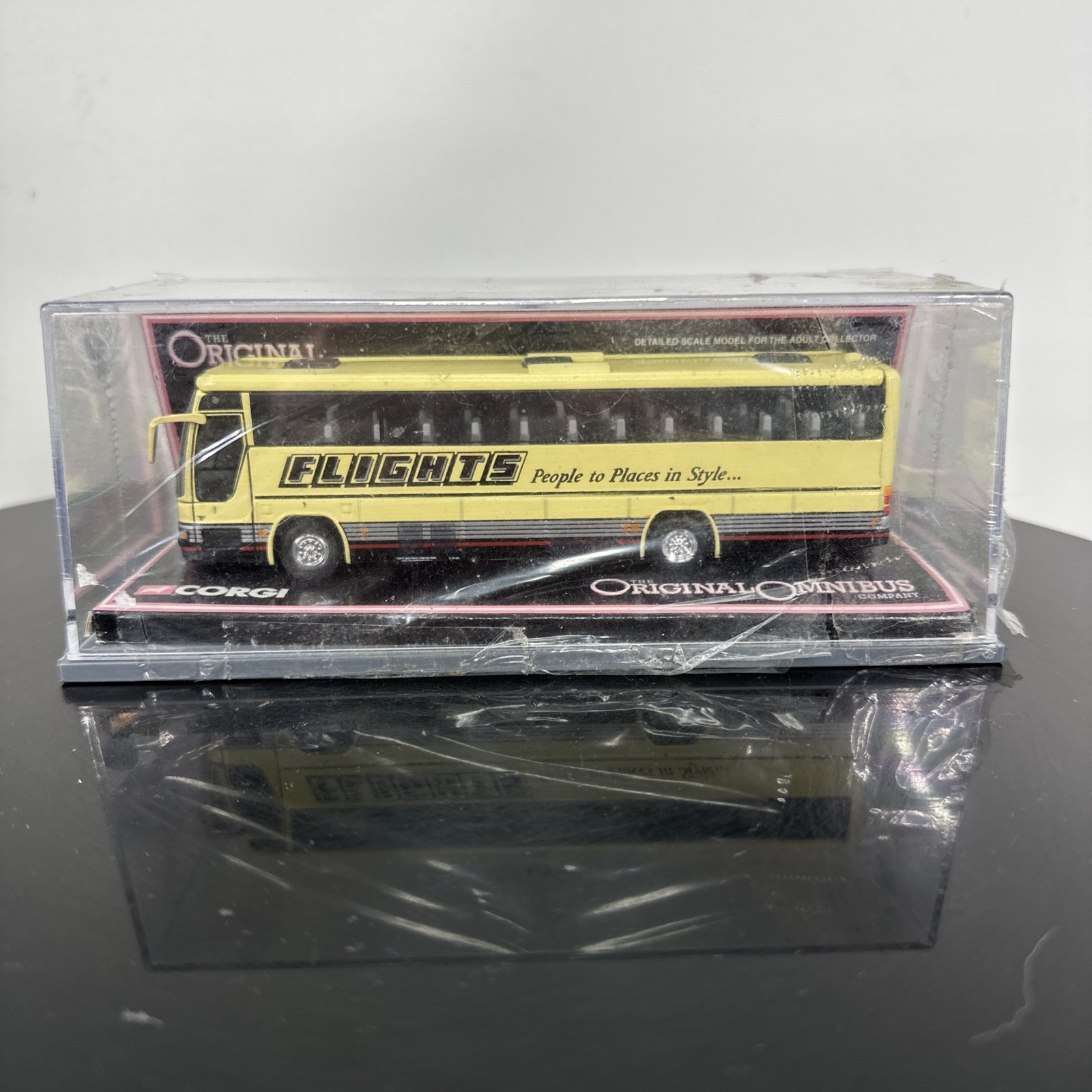 Corgi 1/76 Scale Diecast 43805 - Plaxton Excalibur Flights Coach Travel Ltd