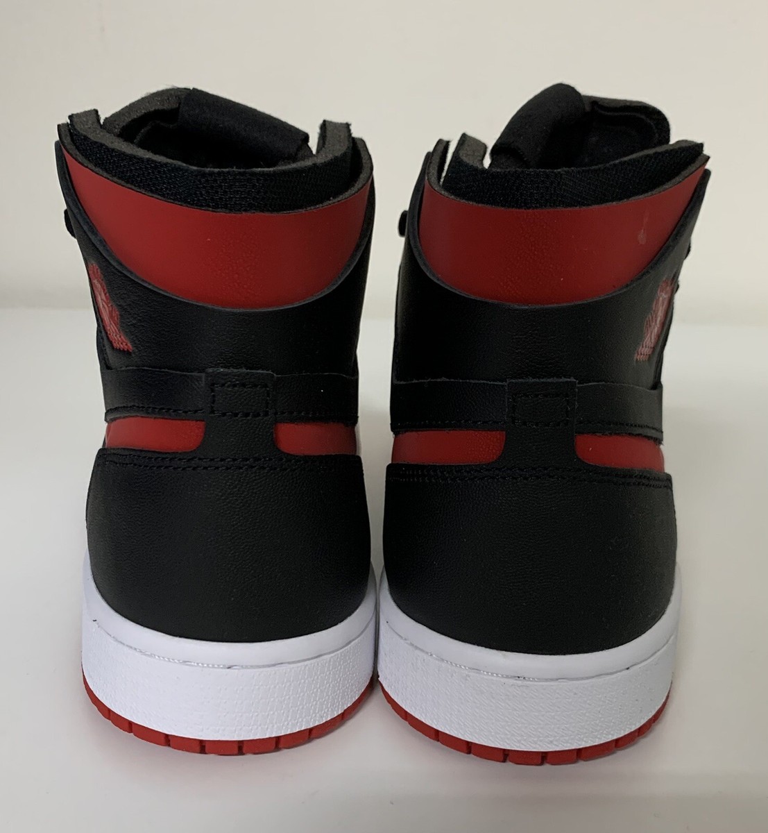 Nike Air Jordan 1 High Zoom CMFT Bred Women's Sz 8 Black Red White