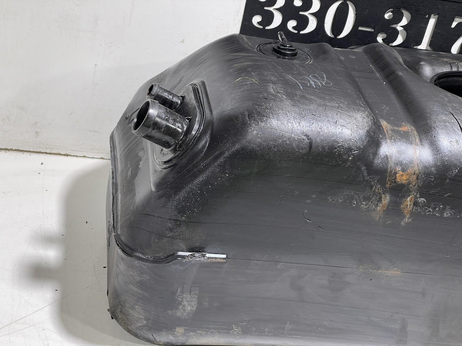 9702 Jeep TJ Gas Tank 52018687AB Plastic Fuel 15 Gallon CC NBS Corner