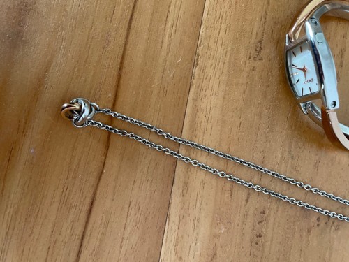 DKNY Damenuhr und Kette Knoten zweifarbig - Bild 5 von 5