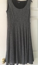 New Women's Nine West Sleeveless Knee Length Summer Black Flyaway Dress Size 8