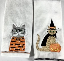 TRULY LOU Hand Towels Set of 2 Halloween Cats Appliqué Embroidered White GUC
