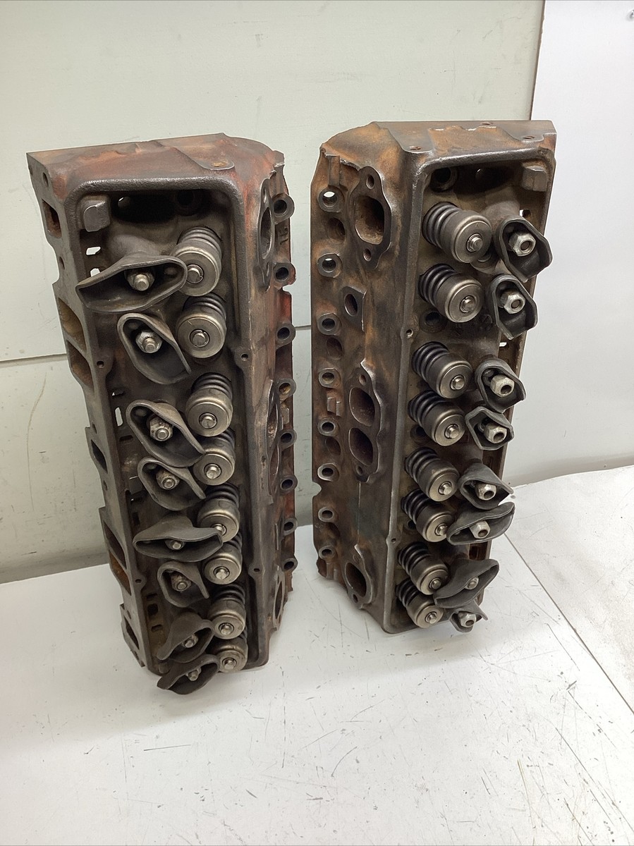 1962-1969 CHEVROLET 327 / 350 CAMEL HUMP CYLINDER HEAD SET 3973370