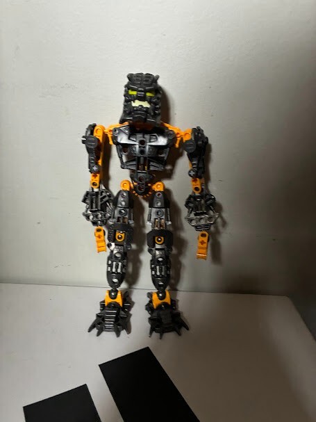 LEGO BIONICLE: Toa Hewkii (8730) Used Missing Weapons and Chains