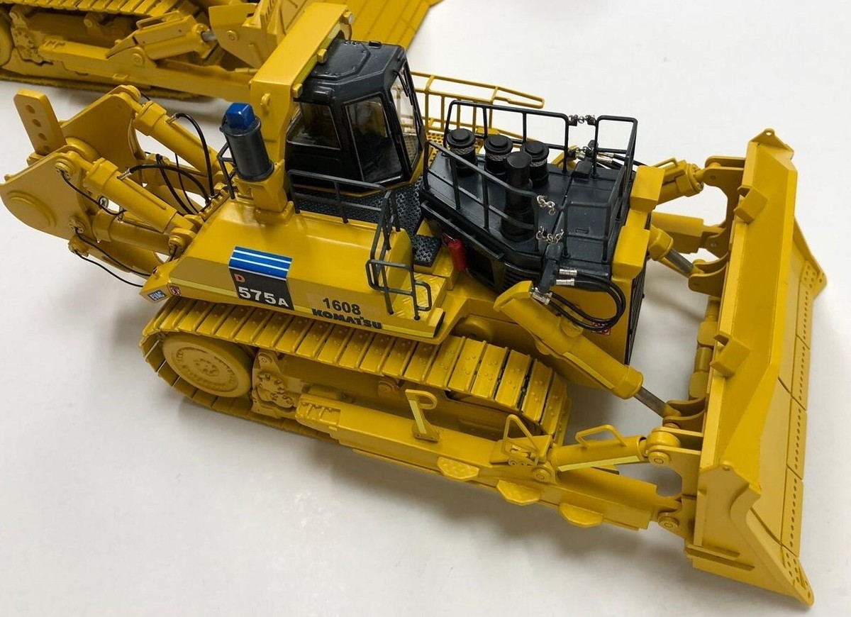 京商　Komatsu D575A-3 SD ブルドーザー 1/50 5-KOMACCC053 Komatsu 1:50, D575A-3 SD, Kyosho