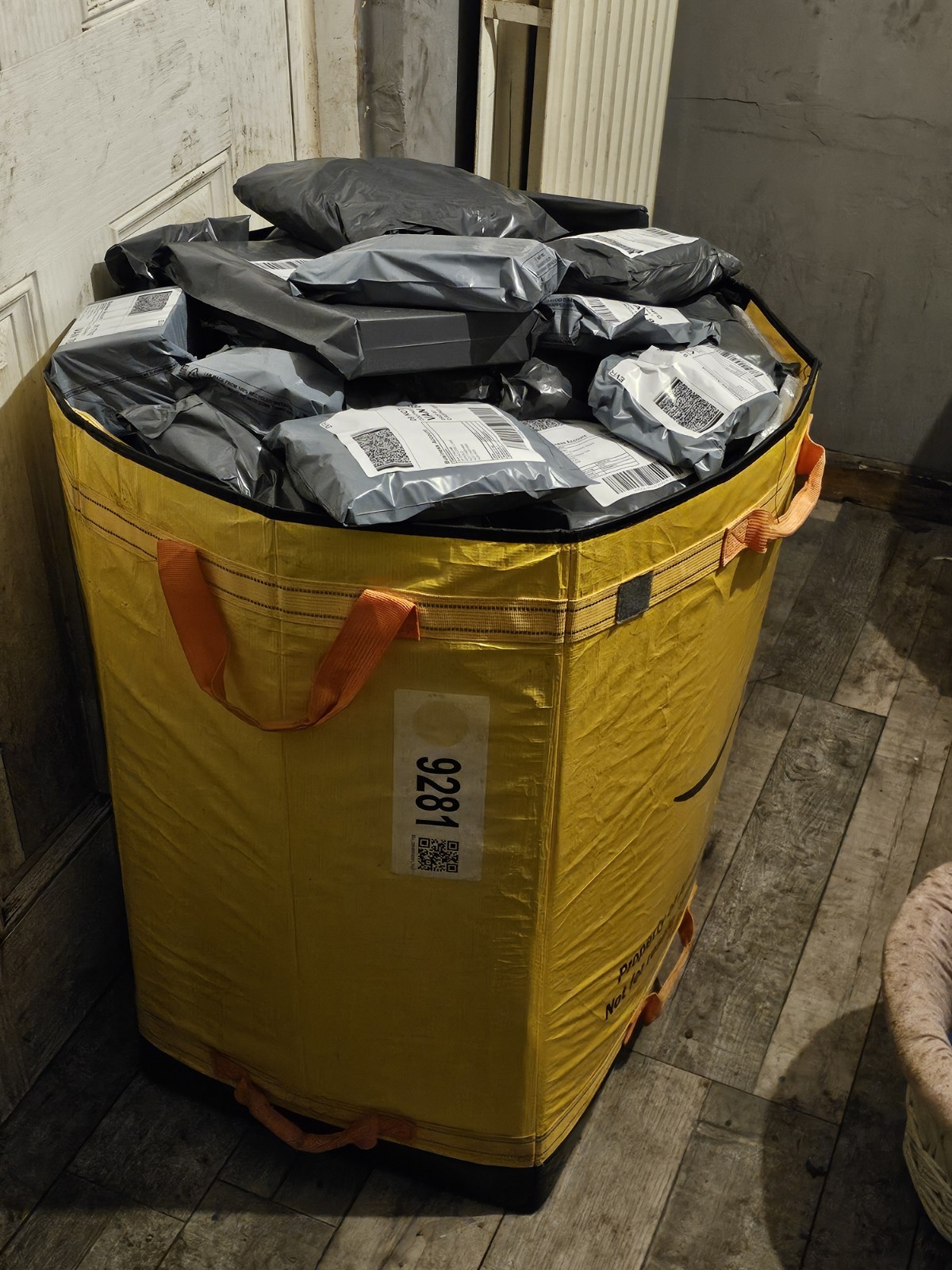 Genuine Job Lot Unclaimed Undelivered Parcels Liquidation Stock Wholesale 10 Pcs