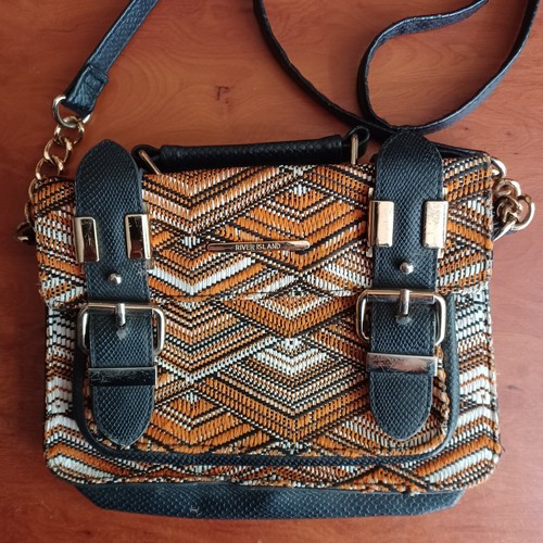 River Island Shoulder Bag - Unusual Woven Finish & Golden Chain/leather Fittings - Picture 2 of 8
