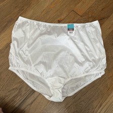 Vanity Fair Perfectly Yours Lace Nouveu Brief Panties Star White 10/3XL NWT