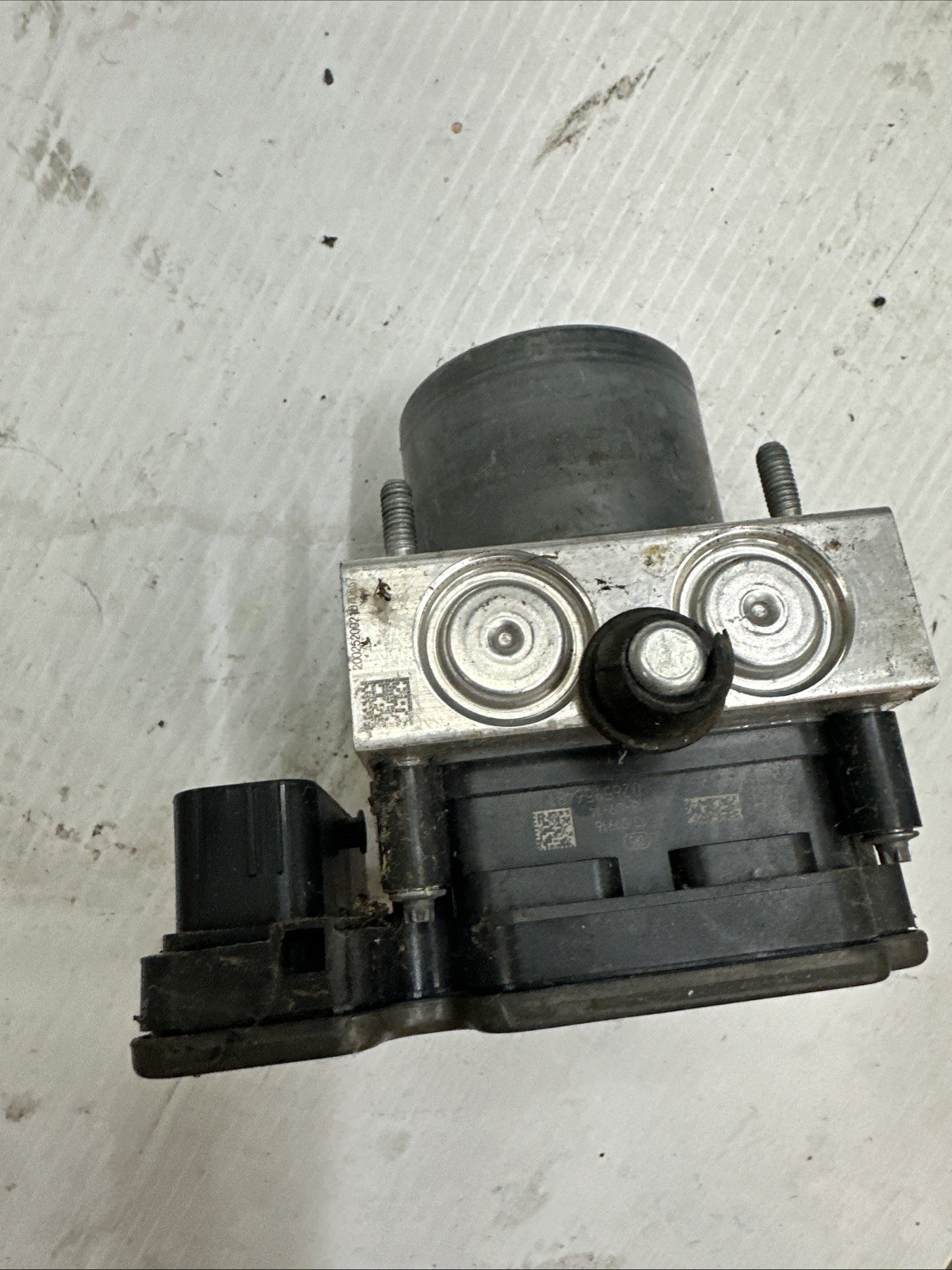 2017-2024 Maserati Ghibli ABS Anti Lock Brake Pump Module 670102045