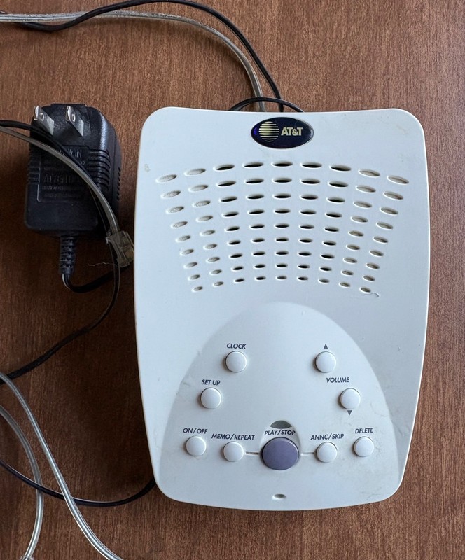 AT&T 1718 Digital Answering Machine System - No Box