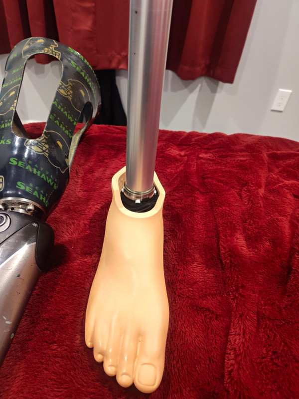 Beige Foot with Silver Metal Pylon, Metal/Plastic