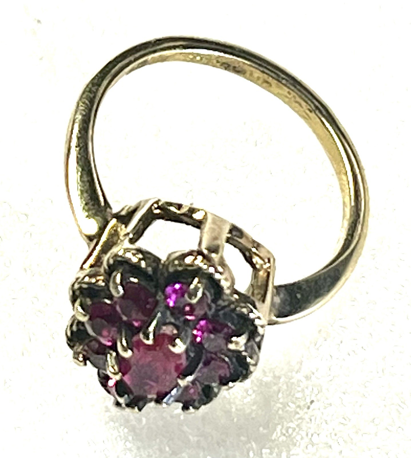 GOLD AND RUBY CLUSTER RING size 8 - image 3