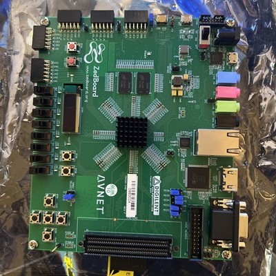 Digilent/Xilinx/Avnet ZedBoard Zynq-7000 ARM/FPGA Development Kit BOARD ONLY (B)
