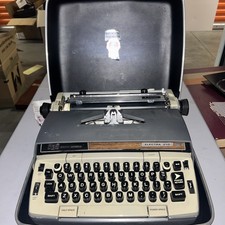 Smith-Corona Electra 210 Vintage typewriter w/ hard case Works thumbnail