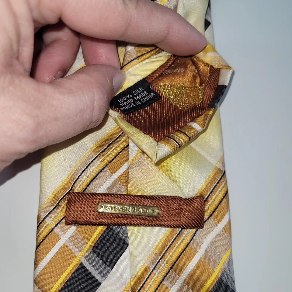 Juego de corbata y cuadrado de bolsillo Steven Land amarilla a cuadros 100 % seda para hombre Foto 3 de 4