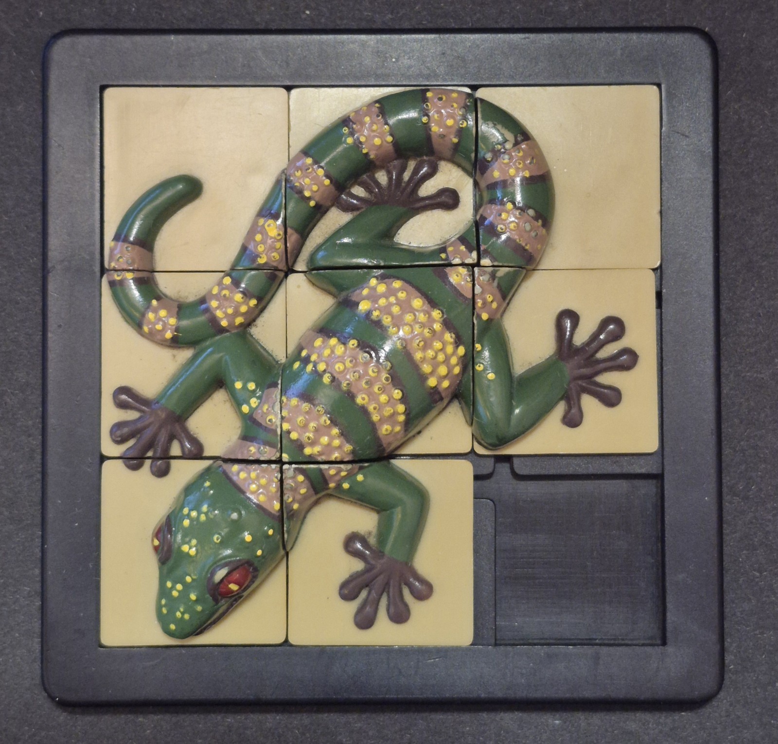 Vintage 1993 Damert Company Gecko 3D Slide Puzzle