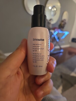 MARY KAY TimeWise Day Solution  Sunscreen SPF 35 Exp 09/17 NEW OLD STOCK