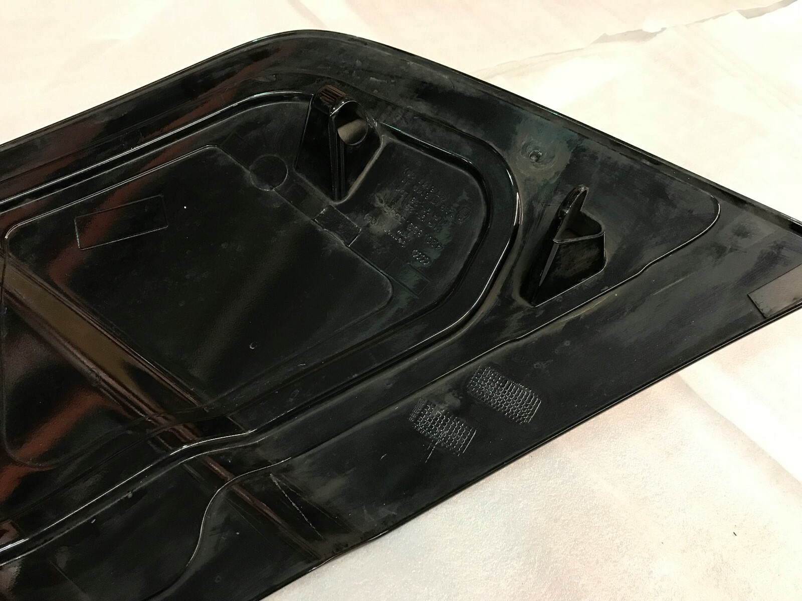 AUDI R8 PASSENGER RIGHT SIDE COVER PANEL OEM 420853338E