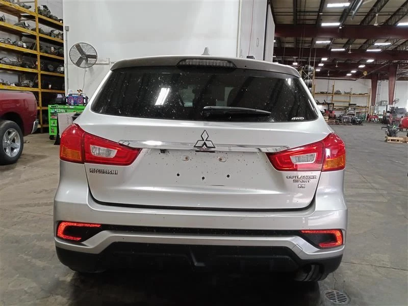 Cilindro maestro de freno 2018 Outlan Sp Sku#3911833 Foto 3 de 4