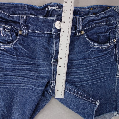 Amethyst Shorts Womens 2 Blue Bermuda Embroidered Denim Cut Off Fringe Fits 30x7 - Picture 6 of 12