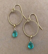 EMERALD TONE QUARTZ GOLD PLATED HANDCRAFTED SUNDANCE CHARM EARRINGS HANDMADE