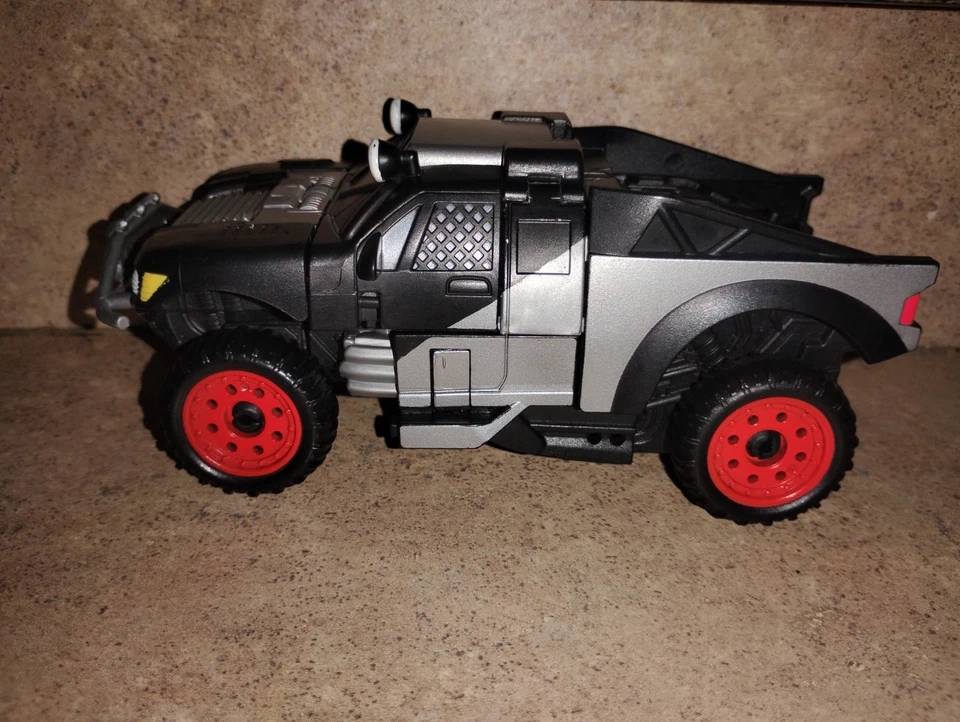 transformers marvel crossovers - wolverine XForce - Black - missing tires back - Image 4 of 4