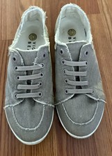 Vionic Beach Pismo Canvas Slip-On Sneakers - Taupe- Women's 7