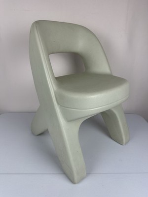 Step 2 Tan Beige Criss Cross Child Plastic Chunky Chair for Table Playhouse