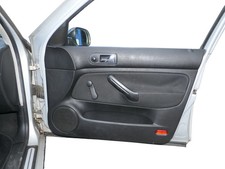 1x Golf 4 Bora Türverkleidung Verkleidung Tür vorne rechts 4/5-Türer schwarz