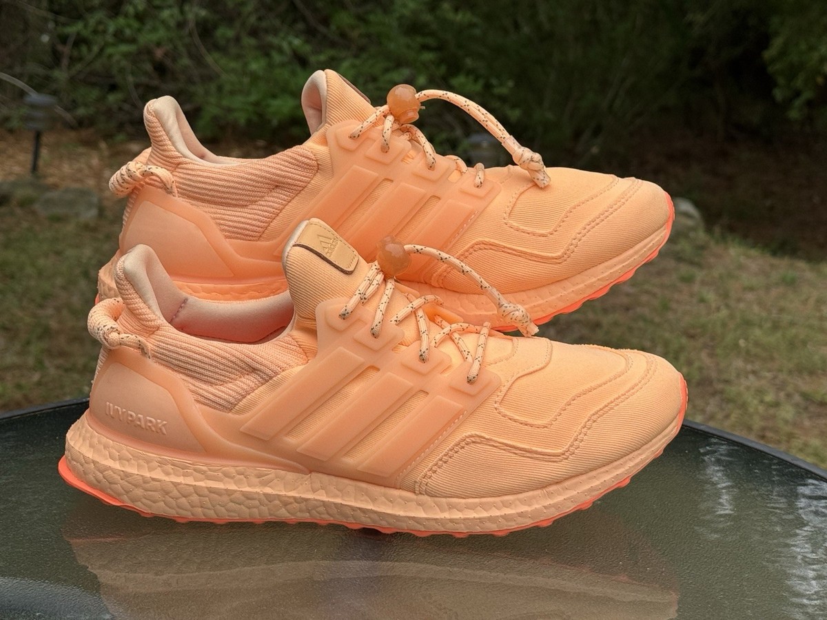 Adidas IVP Ultra Boost OG in Acid Orange men’s size 10 or women’s size 11 Adidas Ivy Park x ULTRABOOST OG Men main image 4