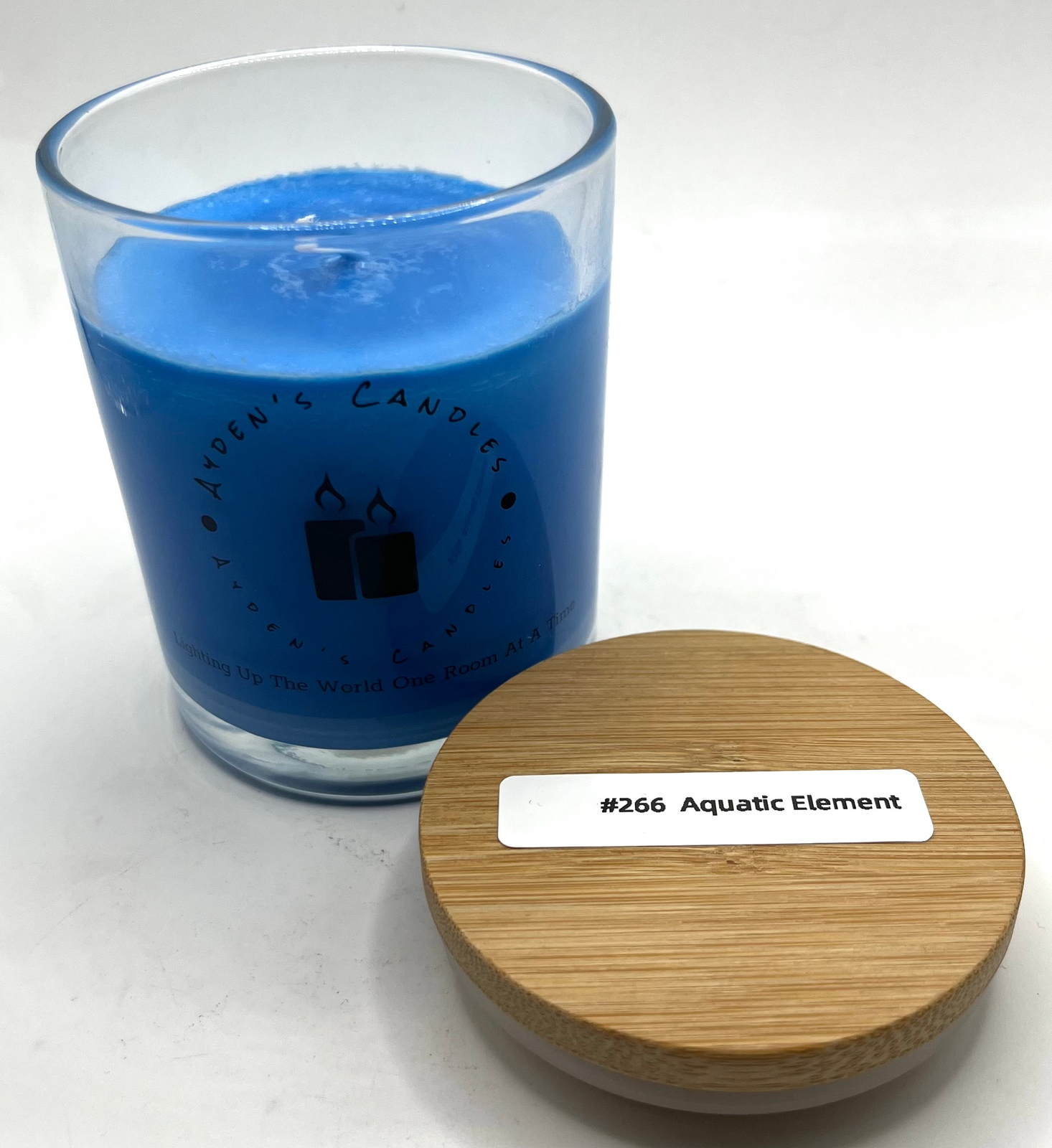 Aydens Aquatic Element Scented Candle 266 for Relaxing Aromatherapy