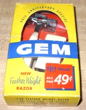 GEM 50th ANNIERSARY FEATHER WEIGHT RAZOR WITH 10 BLADES, UNUSED CONDITION