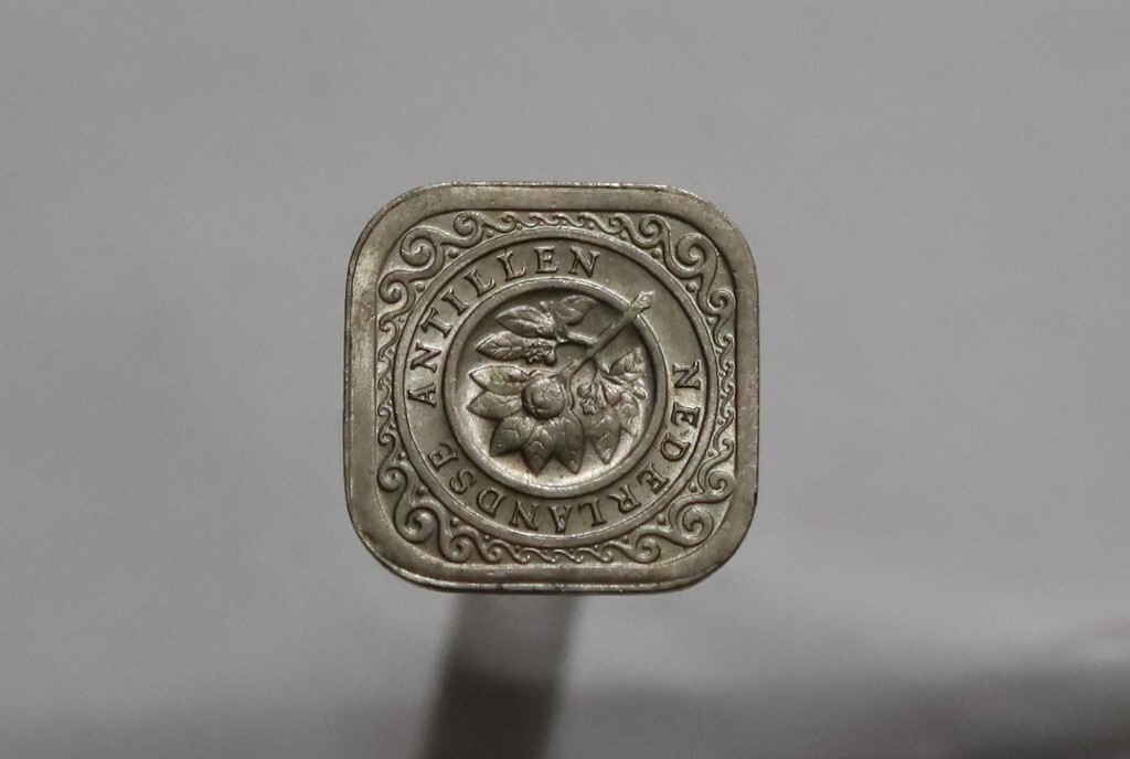 Foto 1 di 2
