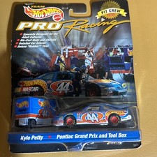 Hot Wheels Pro Racing Pit Crew 1998 Kyle Petty 44 Pontiac Grand Prix  Tool Box