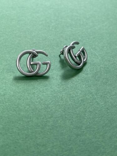 Orecchini da donna Gucci in argento a forma di GG - Foto 3 di 6