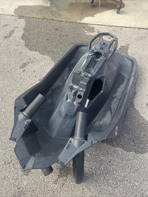 2023 Seadoo Spark Trixx Central Body 291006043 No Cracks Or Breaks