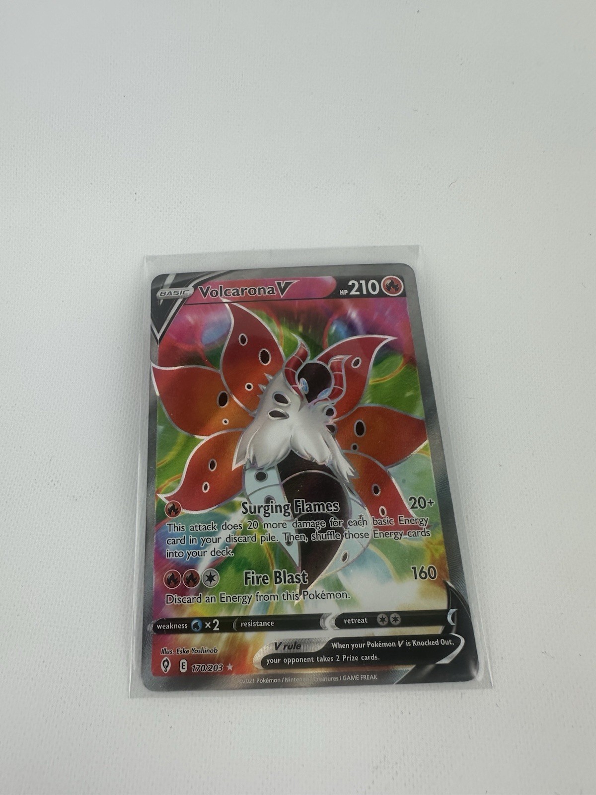 Volcarona V 170/203 SWSH07: Evolving Skies Pokemon Card NM
