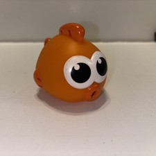 Baby Shark William Orange Bath Squiter Toy