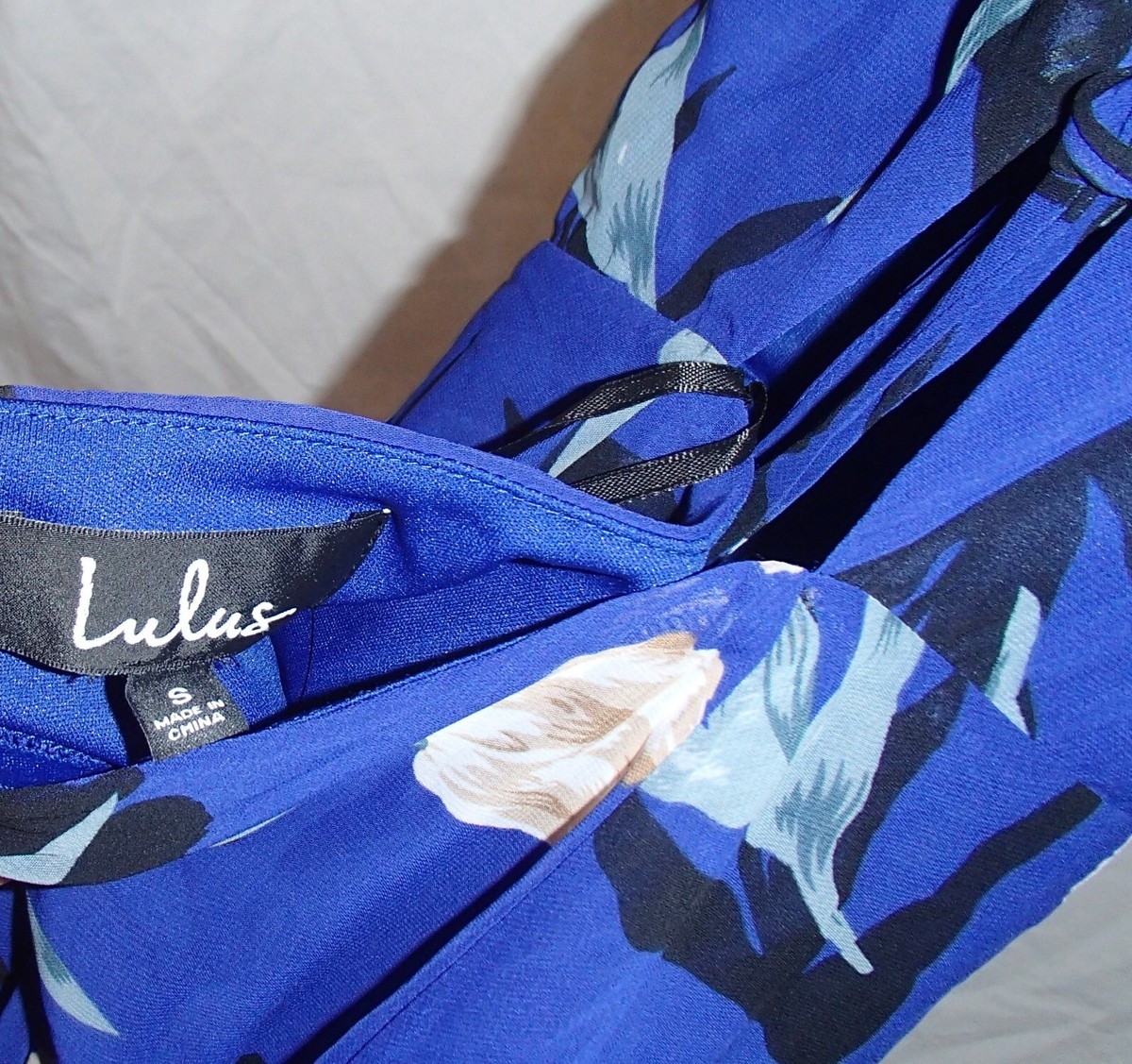 Robe D’été Bleue à Imprimé étoiles – Lulus – Taille S – Dos Nu Et Coupe Fluide