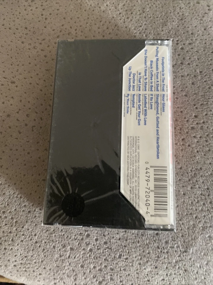 Squeeze – A Round And A Bout Cassette I.R.S. Records Pop Rock New Wave 1990 NEW - Image 3 of 3