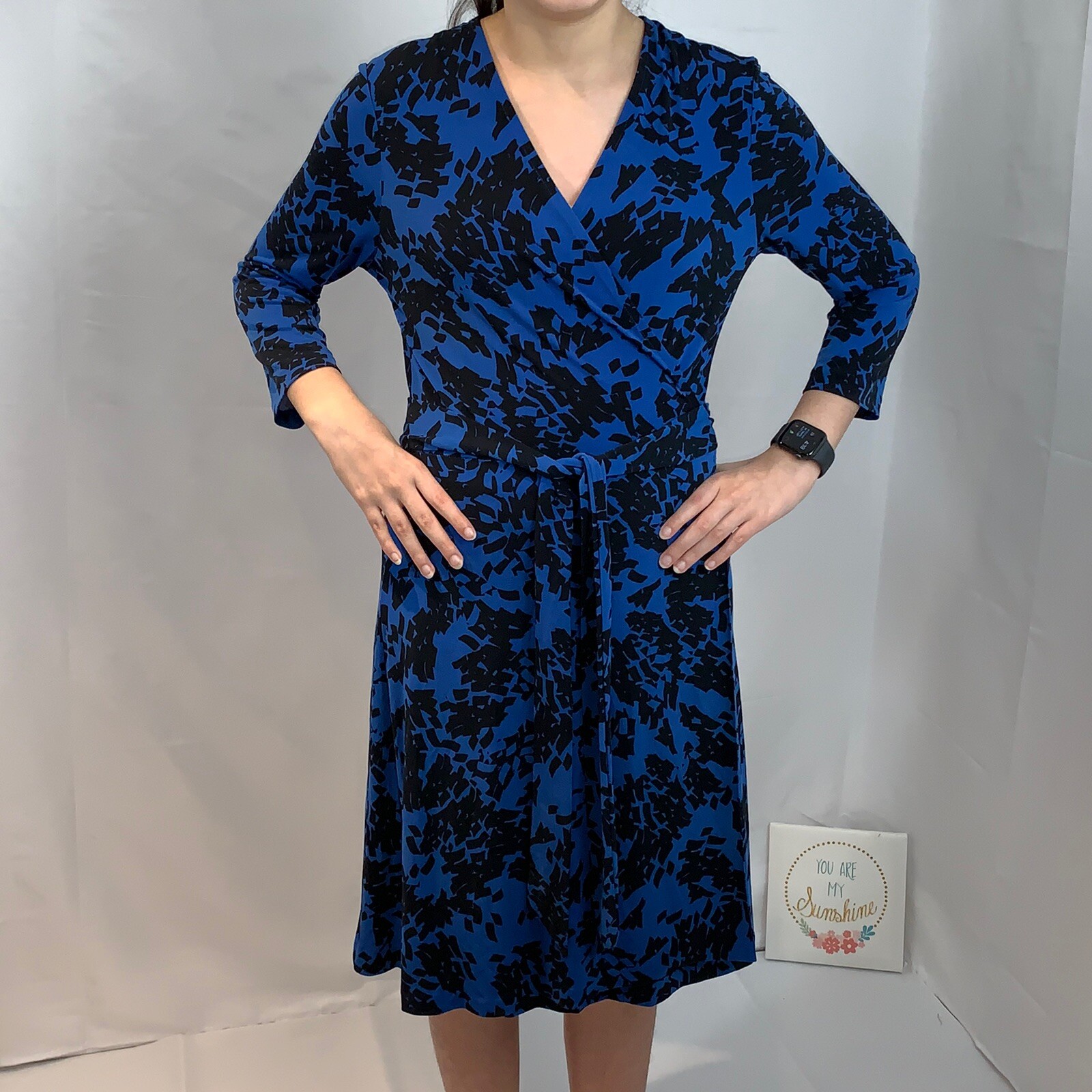 Vince Camuto Wrap Dress Knee Length Blue Black Floral Size Medium