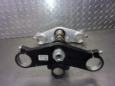 912 B KAWASAKI NINJA ZX600 ZZR 2006 OEM TRIPLE TREE | eBay