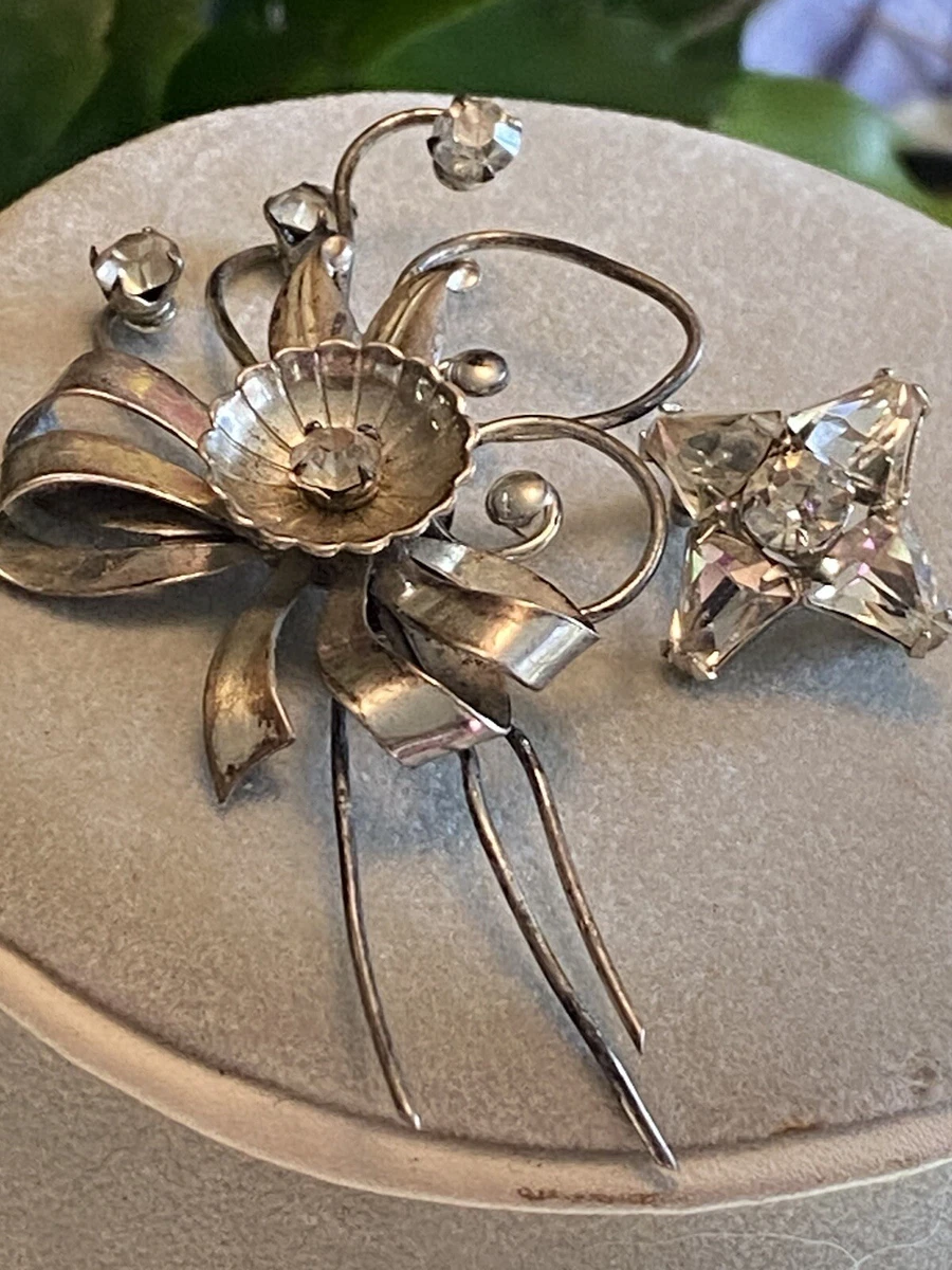 Small brooches and pins deals