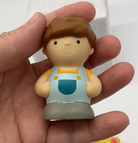Chads Valley Tots Town Little Tots Toys Figures Lot of 3 Girl Boy Baby - Picture 10 of 12