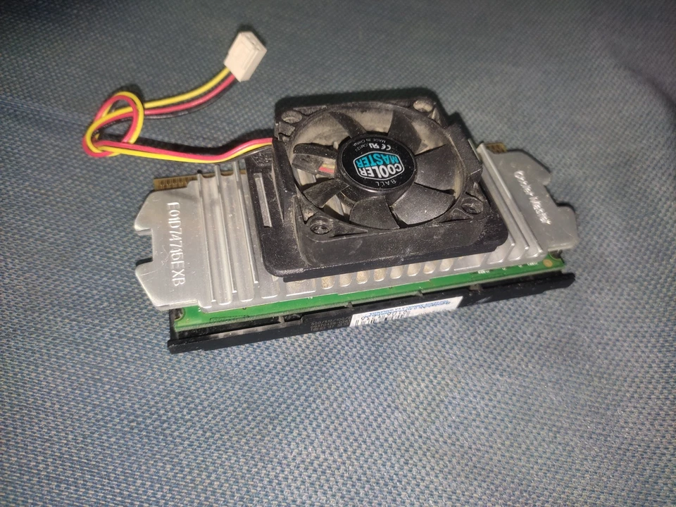 Intel Pentium II 400MHz Deschutes Slot 1 Processor CPU SL357 Retro - Immagine 2 di 4